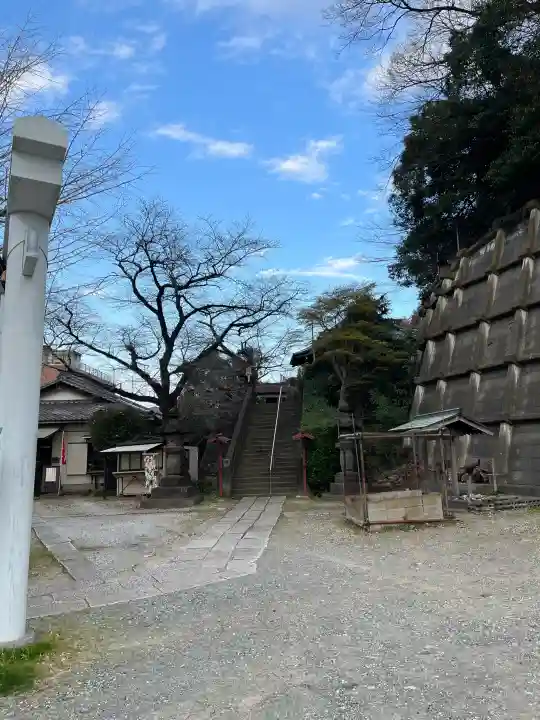 杉山社(帷子町杉山社・久保杉山神社)の{uncategorized: "未分類", other: "その他", undefined: "問題あり", building: "その他建物", grave: "お墓", sacred_gate: "鳥居", guardian: "狛犬", statue: "像", buddha: "仏像", history: "歴史", nature: "自然", garden: "庭園", animal: "動物", pagoda: "塔", temizu: "手水舎", mountain_gate: "山門・神門", sanctuary: "本殿・本堂", subordinate: "末社・摂社", art: "芸術", scenery: "景色", jizo: "地蔵", ema: "絵馬", goshuin: "御朱印", omikuji: "おみくじ", items: "授与品その他", amulet: "お守り", goshuincho: "御朱印帳", eats: "食事", festival: "お祭り", votive_dance: "神楽", shichigosan: "七五三参", wedding: "結婚式", experience: "体験その他", initially: "初詣", around: "周辺", anti_infection: "感染症対策"}