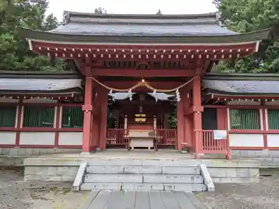 冨士御室浅間神社の本殿・本堂