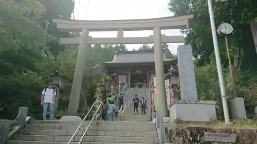 武蔵御嶽神社の鳥居