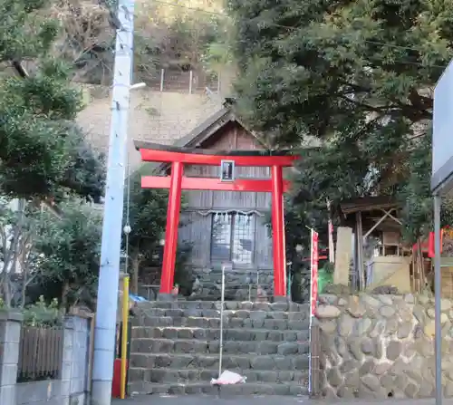 西森稲荷大明神の鳥居