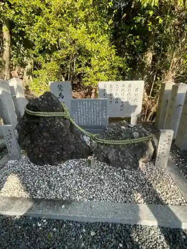 美多彌神社の{uncategorized: "未分類", other: "その他", undefined: "問題あり", building: "その他建物", grave: "お墓", sacred_gate: "鳥居", guardian: "狛犬", statue: "像", buddha: "仏像", history: "歴史", nature: "自然", garden: "庭園", animal: "動物", pagoda: "塔", temizu: "手水舎", mountain_gate: "山門・神門", sanctuary: "本殿・本堂", subordinate: "末社・摂社", art: "芸術", scenery: "景色", jizo: "地蔵", ema: "絵馬", goshuin: "御朱印", omikuji: "おみくじ", items: "授与品その他", amulet: "お守り", goshuincho: "御朱印帳", eats: "食事", festival: "お祭り", votive_dance: "神楽", shichigosan: "七五三参", wedding: "結婚式", experience: "体験その他", initially: "初詣", around: "周辺", anti_infection: "感染症対策"}