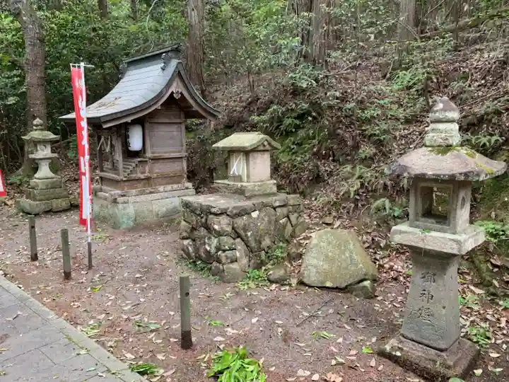鍬渓神社の末社・摂社