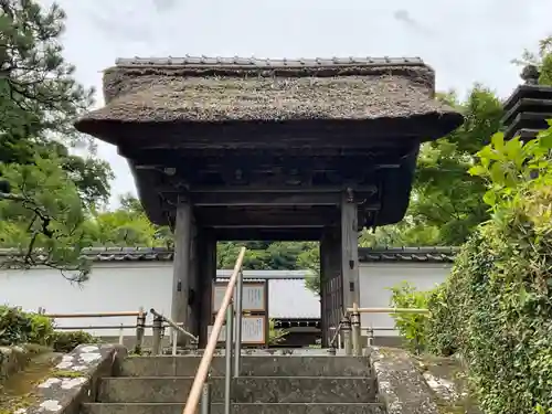 長壽寺（長寿寺）の山門・神門