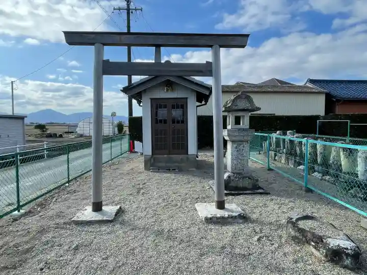 薬師寺の{uncategorized: "未分類", other: "その他", undefined: "問題あり", building: "その他建物", grave: "お墓", sacred_gate: "鳥居", guardian: "狛犬", statue: "像", buddha: "仏像", history: "歴史", nature: "自然", garden: "庭園", animal: "動物", pagoda: "塔", temizu: "手水舎", mountain_gate: "山門・神門", sanctuary: "本殿・本堂", subordinate: "末社・摂社", art: "芸術", scenery: "景色", jizo: "地蔵", ema: "絵馬", goshuin: "御朱印", omikuji: "おみくじ", items: "授与品その他", amulet: "お守り", goshuincho: "御朱印帳", eats: "食事", festival: "お祭り", votive_dance: "神楽", shichigosan: "七五三参", wedding: "結婚式", experience: "体験その他", initially: "初詣", around: "周辺", anti_infection: "感染症対策"}