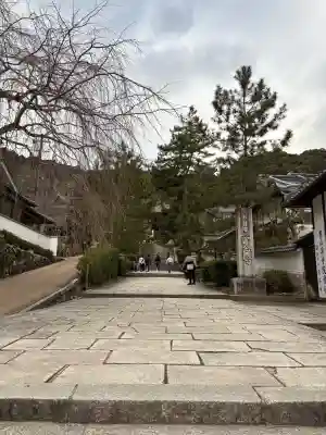 長谷寺の{uncategorized: "未分類", other: "その他", undefined: "問題あり", building: "その他建物", grave: "お墓", sacred_gate: "鳥居", guardian: "狛犬", statue: "像", buddha: "仏像", history: "歴史", nature: "自然", garden: "庭園", animal: "動物", pagoda: "塔", temizu: "手水舎", mountain_gate: "山門・神門", sanctuary: "本殿・本堂", subordinate: "末社・摂社", art: "芸術", scenery: "景色", jizo: "地蔵", ema: "絵馬", goshuin: "御朱印", omikuji: "おみくじ", items: "授与品その他", amulet: "お守り", goshuincho: "御朱印帳", eats: "食事", festival: "お祭り", votive_dance: "神楽", shichigosan: "七五三参", wedding: "結婚式", experience: "体験その他", initially: "初詣", around: "周辺", anti_infection: "感染症対策"}