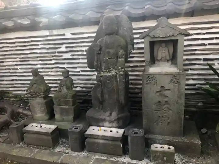 待乳山聖天(本龍院)の地蔵