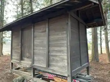 諏訪神社の{uncategorized: "未分類", other: "その他", undefined: "問題あり", building: "その他建物", grave: "お墓", sacred_gate: "鳥居", guardian: "狛犬", statue: "像", buddha: "仏像", history: "歴史", nature: "自然", garden: "庭園", animal: "動物", pagoda: "塔", temizu: "手水舎", mountain_gate: "山門・神門", sanctuary: "本殿・本堂", subordinate: "末社・摂社", art: "芸術", scenery: "景色", jizo: "地蔵", ema: "絵馬", goshuin: "御朱印", omikuji: "おみくじ", items: "授与品その他", amulet: "お守り", goshuincho: "御朱印帳", eats: "食事", festival: "お祭り", votive_dance: "神楽", shichigosan: "七五三参", wedding: "結婚式", experience: "体験その他", initially: "初詣", around: "周辺", anti_infection: "感染症対策"}