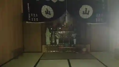 宝地院（瀧場）の本殿・本堂