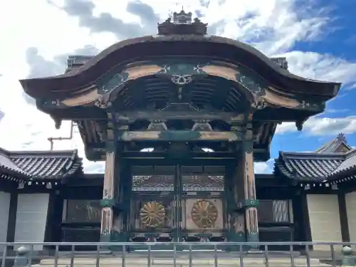 東本願寺（真宗本廟）の山門