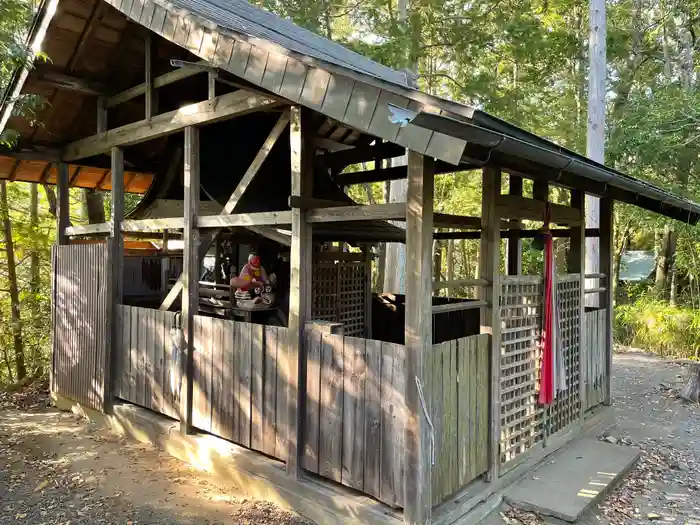 岩崎神社の建物その他