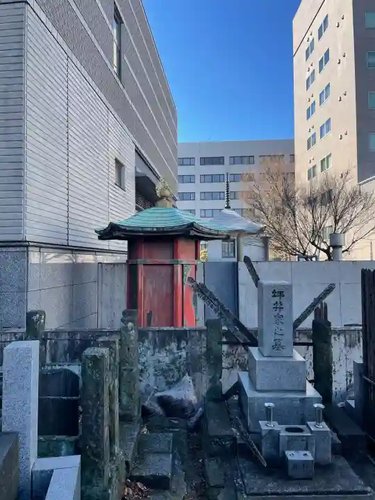 福昌寺の{uncategorized: "未分類", other: "その他", undefined: "問題あり", building: "その他建物", grave: "お墓", sacred_gate: "鳥居", guardian: "狛犬", statue: "像", buddha: "仏像", history: "歴史", nature: "自然", garden: "庭園", animal: "動物", pagoda: "塔", temizu: "手水舎", mountain_gate: "山門・神門", sanctuary: "本殿・本堂", subordinate: "末社・摂社", art: "芸術", scenery: "景色", jizo: "地蔵", ema: "絵馬", goshuin: "御朱印", omikuji: "おみくじ", items: "授与品その他", amulet: "お守り", goshuincho: "御朱印帳", eats: "食事", festival: "お祭り", votive_dance: "神楽", shichigosan: "七五三参", wedding: "結婚式", experience: "体験その他", initially: "初詣", around: "周辺", anti_infection: "感染症対策"}