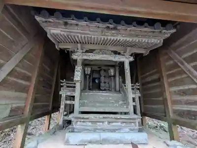 白山神社の{uncategorized: "未分類", other: "その他", undefined: "問題あり", building: "その他建物", grave: "お墓", sacred_gate: "鳥居", guardian: "狛犬", statue: "像", buddha: "仏像", history: "歴史", nature: "自然", garden: "庭園", animal: "動物", pagoda: "塔", temizu: "手水舎", mountain_gate: "山門・神門", sanctuary: "本殿・本堂", subordinate: "末社・摂社", art: "芸術", scenery: "景色", jizo: "地蔵", ema: "絵馬", goshuin: "御朱印", omikuji: "おみくじ", items: "授与品その他", amulet: "お守り", goshuincho: "御朱印帳", eats: "食事", festival: "お祭り", votive_dance: "神楽", shichigosan: "七五三参", wedding: "結婚式", experience: "体験その他", initially: "初詣", around: "周辺", anti_infection: "感染症対策"}