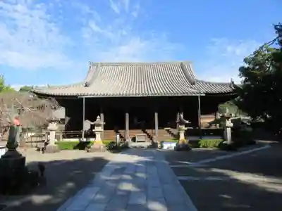 道成寺の本殿・本堂