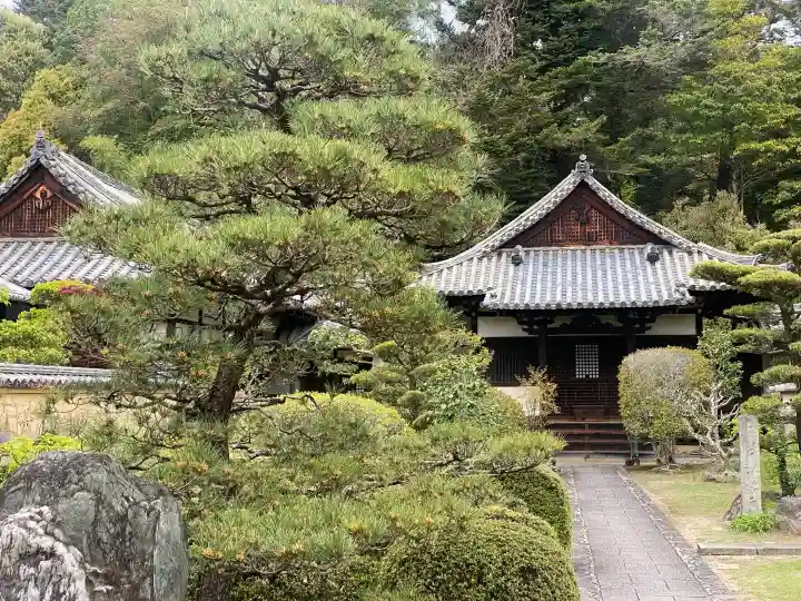 東大寺真言院の{uncategorized: "未分類", other: "その他", undefined: "問題あり", building: "その他建物", grave: "お墓", sacred_gate: "鳥居", guardian: "狛犬", statue: "像", buddha: "仏像", history: "歴史", nature: "自然", garden: "庭園", animal: "動物", pagoda: "塔", temizu: "手水舎", mountain_gate: "山門・神門", sanctuary: "本殿・本堂", subordinate: "末社・摂社", art: "芸術", scenery: "景色", jizo: "地蔵", ema: "絵馬", goshuin: "御朱印", omikuji: "おみくじ", items: "授与品その他", amulet: "お守り", goshuincho: "御朱印帳", eats: "食事", festival: "お祭り", votive_dance: "神楽", shichigosan: "七五三参", wedding: "結婚式", experience: "体験その他", initially: "初詣", around: "周辺", anti_infection: "感染症対策"}