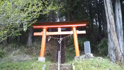 静神社の鳥居