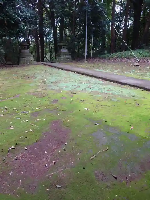 石楯尾神社の建物その他