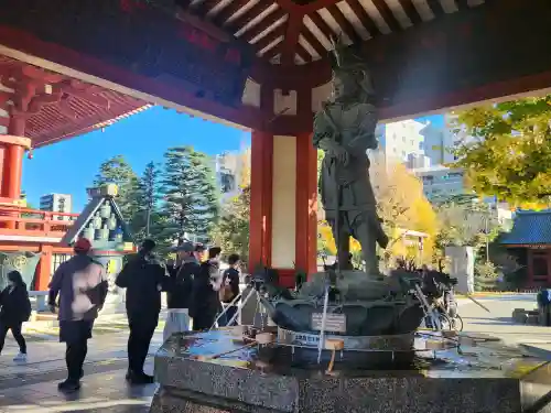 浅草寺の{uncategorized: "未分類", other: "その他", undefined: "問題あり", building: "その他建物", grave: "お墓", sacred_gate: "鳥居", guardian: "狛犬", statue: "像", buddha: "仏像", history: "歴史", nature: "自然", garden: "庭園", animal: "動物", pagoda: "塔", temizu: "手水舎", mountain_gate: "山門・神門", sanctuary: "本殿・本堂", subordinate: "末社・摂社", art: "芸術", scenery: "景色", jizo: "地蔵", ema: "絵馬", goshuin: "御朱印", omikuji: "おみくじ", items: "授与品その他", amulet: "お守り", goshuincho: "御朱印帳", eats: "食事", festival: "お祭り", votive_dance: "神楽", shichigosan: "七五三参", wedding: "結婚式", experience: "体験その他", initially: "初詣", around: "周辺", anti_infection: "感染症対策"}
