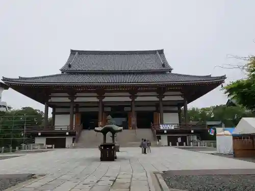西新井大師総持寺の本殿・本堂