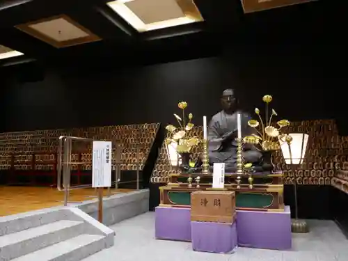 高幡不動尊　金剛寺の像