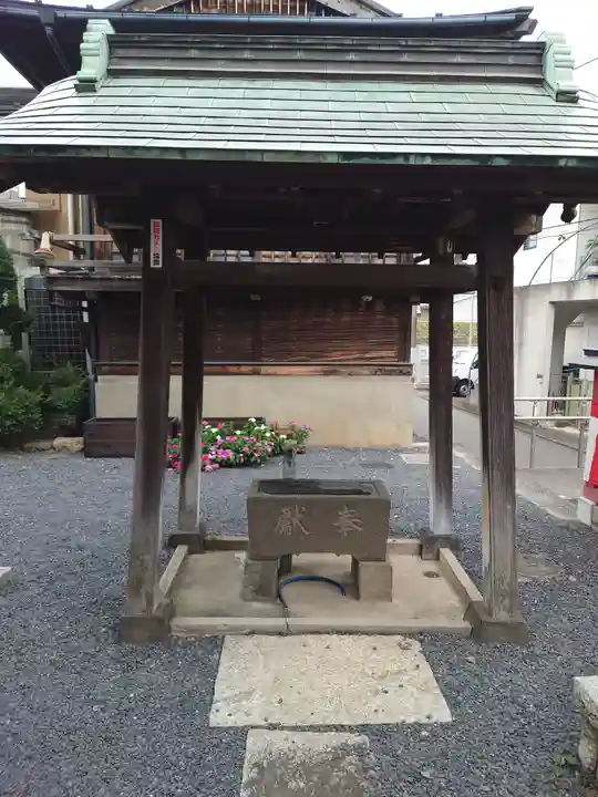 六塚稲荷神社(埼玉県)