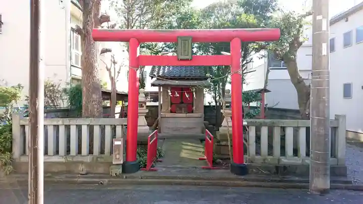 魅稲荷神社の鳥居