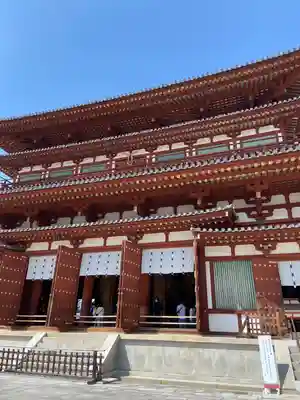 薬師寺の本殿・本堂