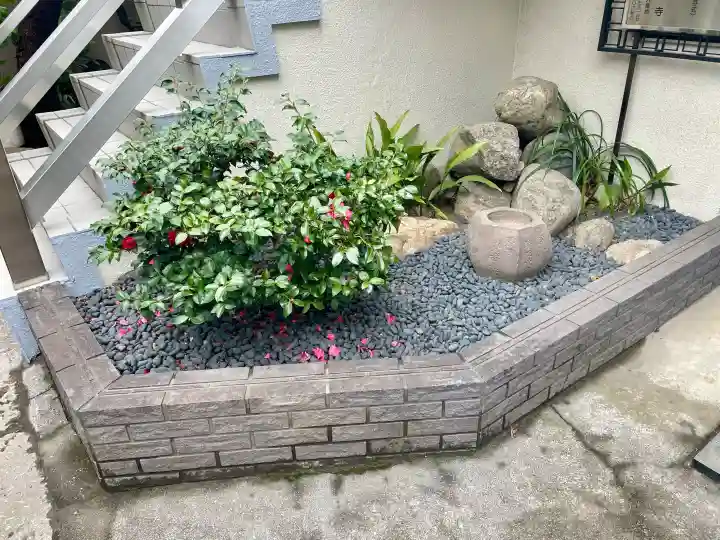 専行寺の{uncategorized: "未分類", other: "その他", undefined: "問題あり", building: "その他建物", grave: "お墓", sacred_gate: "鳥居", guardian: "狛犬", statue: "像", buddha: "仏像", history: "歴史", nature: "自然", garden: "庭園", animal: "動物", pagoda: "塔", temizu: "手水舎", mountain_gate: "山門・神門", sanctuary: "本殿・本堂", subordinate: "末社・摂社", art: "芸術", scenery: "景色", jizo: "地蔵", ema: "絵馬", goshuin: "御朱印", omikuji: "おみくじ", items: "授与品その他", amulet: "お守り", goshuincho: "御朱印帳", eats: "食事", festival: "お祭り", votive_dance: "神楽", shichigosan: "七五三参", wedding: "結婚式", experience: "体験その他", initially: "初詣", around: "周辺", anti_infection: "感染症対策"}