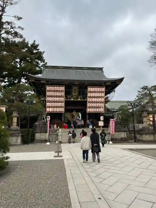 北野天満宮の{uncategorized: "未分類", other: "その他", undefined: "問題あり", building: "その他建物", grave: "お墓", sacred_gate: "鳥居", guardian: "狛犬", statue: "像", buddha: "仏像", history: "歴史", nature: "自然", garden: "庭園", animal: "動物", pagoda: "塔", temizu: "手水舎", mountain_gate: "山門・神門", sanctuary: "本殿・本堂", subordinate: "末社・摂社", art: "芸術", scenery: "景色", jizo: "地蔵", ema: "絵馬", goshuin: "御朱印", omikuji: "おみくじ", items: "授与品その他", amulet: "お守り", goshuincho: "御朱印帳", eats: "食事", festival: "お祭り", votive_dance: "神楽", shichigosan: "七五三参", wedding: "結婚式", experience: "体験その他", initially: "初詣", around: "周辺", anti_infection: "感染症対策"}