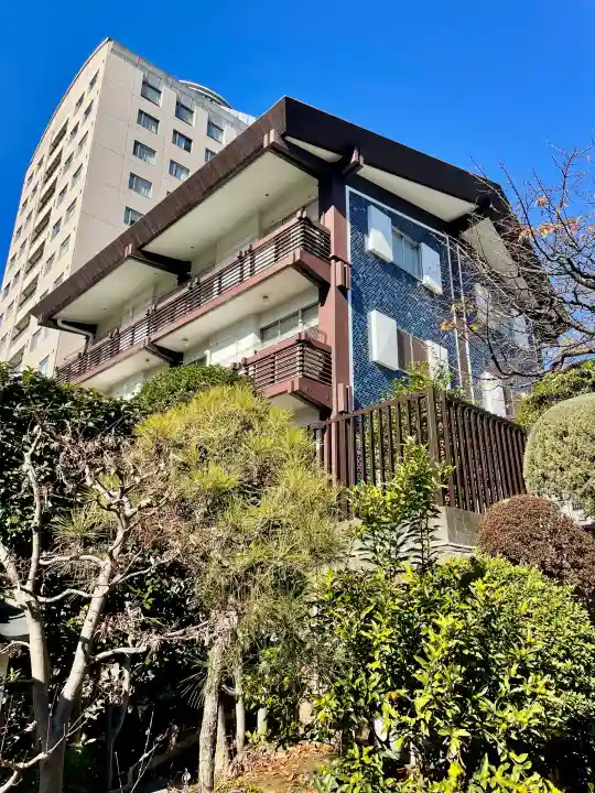 法雲寺の{uncategorized: "未分類", other: "その他", undefined: "問題あり", building: "その他建物", grave: "お墓", sacred_gate: "鳥居", guardian: "狛犬", statue: "像", buddha: "仏像", history: "歴史", nature: "自然", garden: "庭園", animal: "動物", pagoda: "塔", temizu: "手水舎", mountain_gate: "山門・神門", sanctuary: "本殿・本堂", subordinate: "末社・摂社", art: "芸術", scenery: "景色", jizo: "地蔵", ema: "絵馬", goshuin: "御朱印", omikuji: "おみくじ", items: "授与品その他", amulet: "お守り", goshuincho: "御朱印帳", eats: "食事", festival: "お祭り", votive_dance: "神楽", shichigosan: "七五三参", wedding: "結婚式", experience: "体験その他", initially: "初詣", around: "周辺", anti_infection: "感染症対策"}