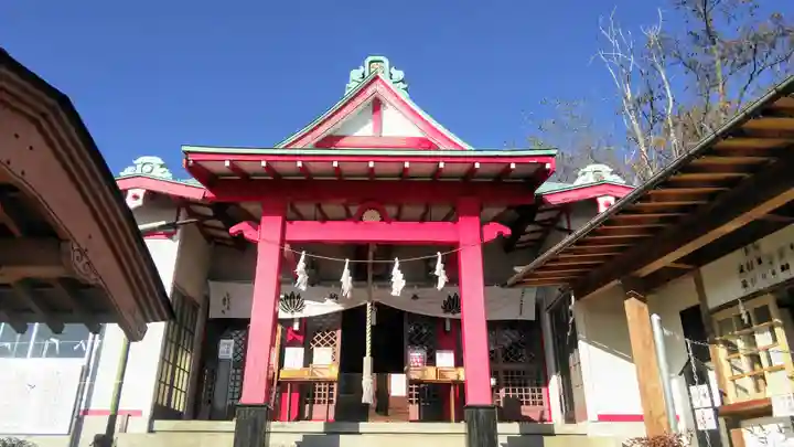差出磯大嶽山神社 仕事と健康と厄よけの神さまの本殿・本堂