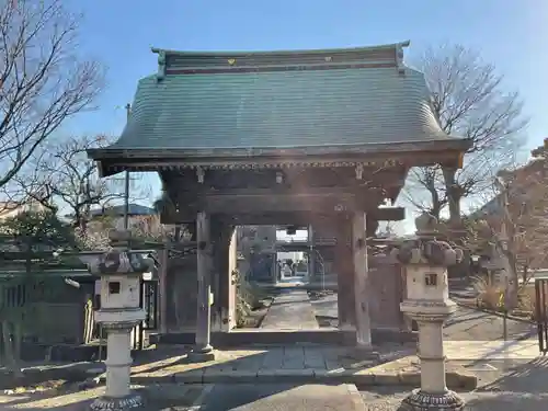 西光寺の山門