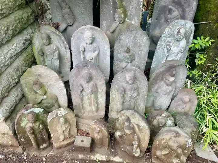 誓閑寺の{uncategorized: "未分類", other: "その他", undefined: "問題あり", building: "その他建物", grave: "お墓", sacred_gate: "鳥居", guardian: "狛犬", statue: "像", buddha: "仏像", history: "歴史", nature: "自然", garden: "庭園", animal: "動物", pagoda: "塔", temizu: "手水舎", mountain_gate: "山門・神門", sanctuary: "本殿・本堂", subordinate: "末社・摂社", art: "芸術", scenery: "景色", jizo: "地蔵", ema: "絵馬", goshuin: "御朱印", omikuji: "おみくじ", items: "授与品その他", amulet: "お守り", goshuincho: "御朱印帳", eats: "食事", festival: "お祭り", votive_dance: "神楽", shichigosan: "七五三参", wedding: "結婚式", experience: "体験その他", initially: "初詣", around: "周辺", anti_infection: "感染症対策"}