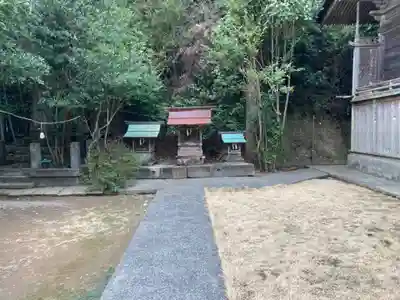 大里八幡神社の末社・摂社