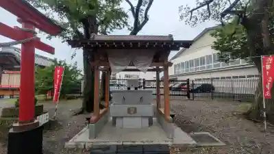 於菊稲荷神社の{uncategorized: "未分類", other: "その他", undefined: "問題あり", building: "その他建物", grave: "お墓", sacred_gate: "鳥居", guardian: "狛犬", statue: "像", buddha: "仏像", history: "歴史", nature: "自然", garden: "庭園", animal: "動物", pagoda: "塔", temizu: "手水舎", mountain_gate: "山門・神門", sanctuary: "本殿・本堂", subordinate: "末社・摂社", art: "芸術", scenery: "景色", jizo: "地蔵", ema: "絵馬", goshuin: "御朱印", omikuji: "おみくじ", items: "授与品その他", amulet: "お守り", goshuincho: "御朱印帳", eats: "食事", festival: "お祭り", votive_dance: "神楽", shichigosan: "七五三参", wedding: "結婚式", experience: "体験その他", initially: "初詣", around: "周辺", anti_infection: "感染症対策"}