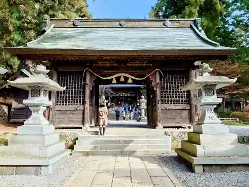 河口浅間神社の山門