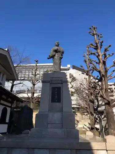 泉岳寺の像