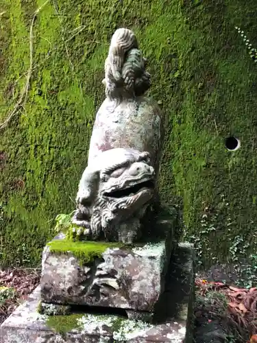 御所神社の狛犬