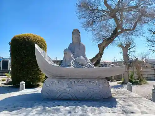 全龍寺の{uncategorized: "未分類", other: "その他", undefined: "問題あり", building: "その他建物", grave: "お墓", sacred_gate: "鳥居", guardian: "狛犬", statue: "像", buddha: "仏像", history: "歴史", nature: "自然", garden: "庭園", animal: "動物", pagoda: "塔", temizu: "手水舎", mountain_gate: "山門・神門", sanctuary: "本殿・本堂", subordinate: "末社・摂社", art: "芸術", scenery: "景色", jizo: "地蔵", ema: "絵馬", goshuin: "御朱印", omikuji: "おみくじ", items: "授与品その他", amulet: "お守り", goshuincho: "御朱印帳", eats: "食事", festival: "お祭り", votive_dance: "神楽", shichigosan: "七五三参", wedding: "結婚式", experience: "体験その他", initially: "初詣", around: "周辺", anti_infection: "感染症対策"}