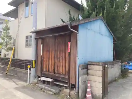 稲荷神社の本殿