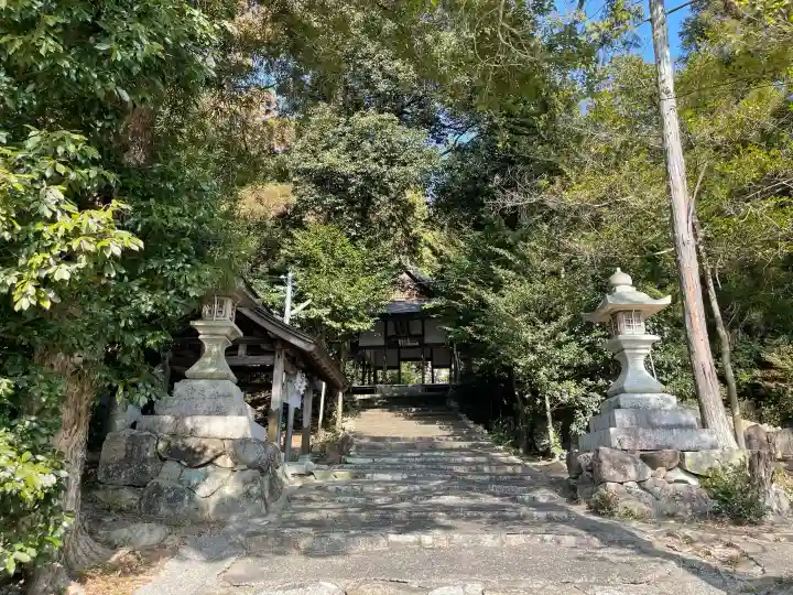 安吉神社の{uncategorized: "未分類", other: "その他", undefined: "問題あり", building: "その他建物", grave: "お墓", sacred_gate: "鳥居", guardian: "狛犬", statue: "像", buddha: "仏像", history: "歴史", nature: "自然", garden: "庭園", animal: "動物", pagoda: "塔", temizu: "手水舎", mountain_gate: "山門・神門", sanctuary: "本殿・本堂", subordinate: "末社・摂社", art: "芸術", scenery: "景色", jizo: "地蔵", ema: "絵馬", goshuin: "御朱印", omikuji: "おみくじ", items: "授与品その他", amulet: "お守り", goshuincho: "御朱印帳", eats: "食事", festival: "お祭り", votive_dance: "神楽", shichigosan: "七五三参", wedding: "結婚式", experience: "体験その他", initially: "初詣", around: "周辺", anti_infection: "感染症対策"}
