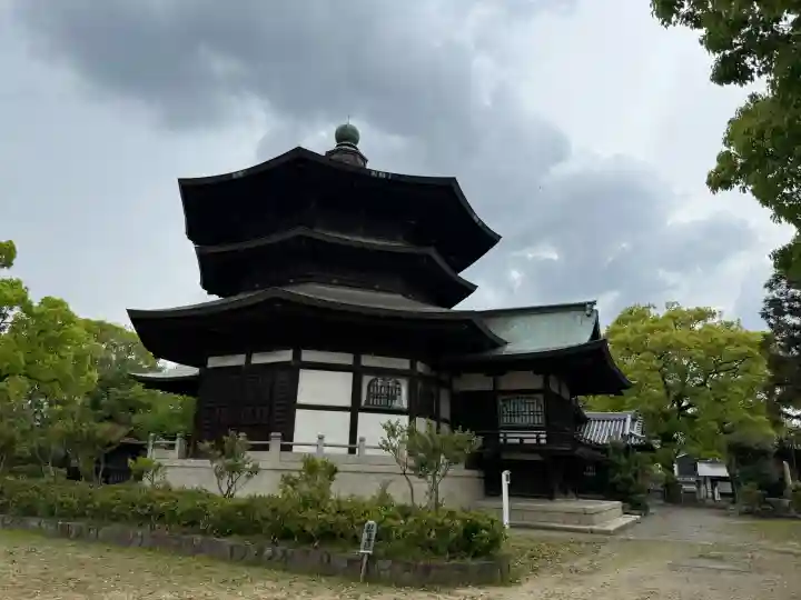 斑鳩寺の{uncategorized: "未分類", other: "その他", undefined: "問題あり", building: "その他建物", grave: "お墓", sacred_gate: "鳥居", guardian: "狛犬", statue: "像", buddha: "仏像", history: "歴史", nature: "自然", garden: "庭園", animal: "動物", pagoda: "塔", temizu: "手水舎", mountain_gate: "山門・神門", sanctuary: "本殿・本堂", subordinate: "末社・摂社", art: "芸術", scenery: "景色", jizo: "地蔵", ema: "絵馬", goshuin: "御朱印", omikuji: "おみくじ", items: "授与品その他", amulet: "お守り", goshuincho: "御朱印帳", eats: "食事", festival: "お祭り", votive_dance: "神楽", shichigosan: "七五三参", wedding: "結婚式", experience: "体験その他", initially: "初詣", around: "周辺", anti_infection: "感染症対策"}