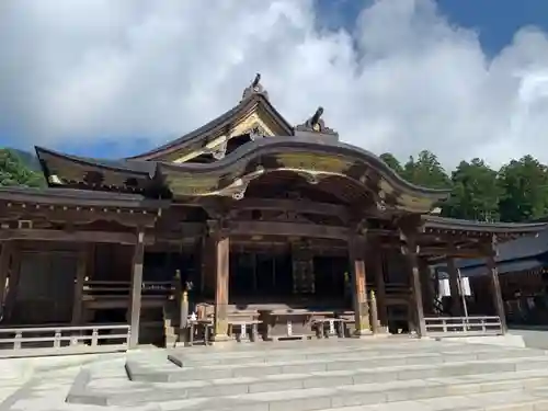 彌彦神社の本殿・本堂