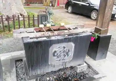 日野八坂神社の手水舎