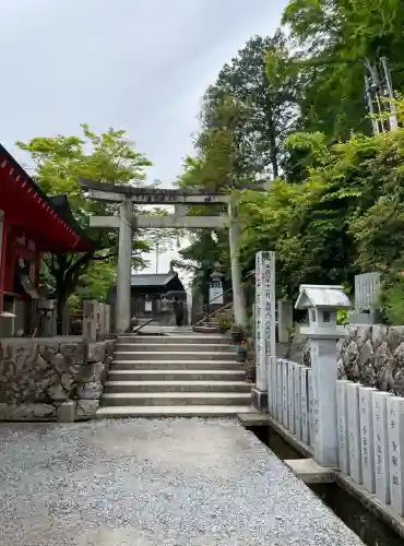 阿賀神社の{uncategorized: "未分類", other: "その他", undefined: "問題あり", building: "その他建物", grave: "お墓", sacred_gate: "鳥居", guardian: "狛犬", statue: "像", buddha: "仏像", history: "歴史", nature: "自然", garden: "庭園", animal: "動物", pagoda: "塔", temizu: "手水舎", mountain_gate: "山門・神門", sanctuary: "本殿・本堂", subordinate: "末社・摂社", art: "芸術", scenery: "景色", jizo: "地蔵", ema: "絵馬", goshuin: "御朱印", omikuji: "おみくじ", items: "授与品その他", amulet: "お守り", goshuincho: "御朱印帳", eats: "食事", festival: "お祭り", votive_dance: "神楽", shichigosan: "七五三参", wedding: "結婚式", experience: "体験その他", initially: "初詣", around: "周辺", anti_infection: "感染症対策"}