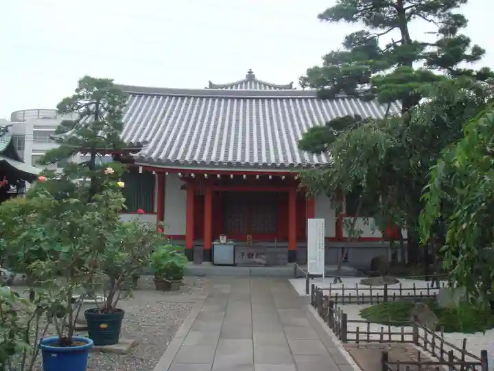 自性院の本殿・本堂