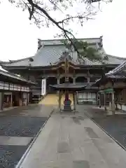 誕生寺の本殿