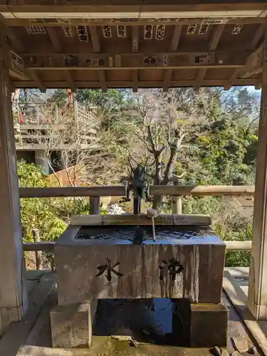 明王院（満願寺別院）の手水舎