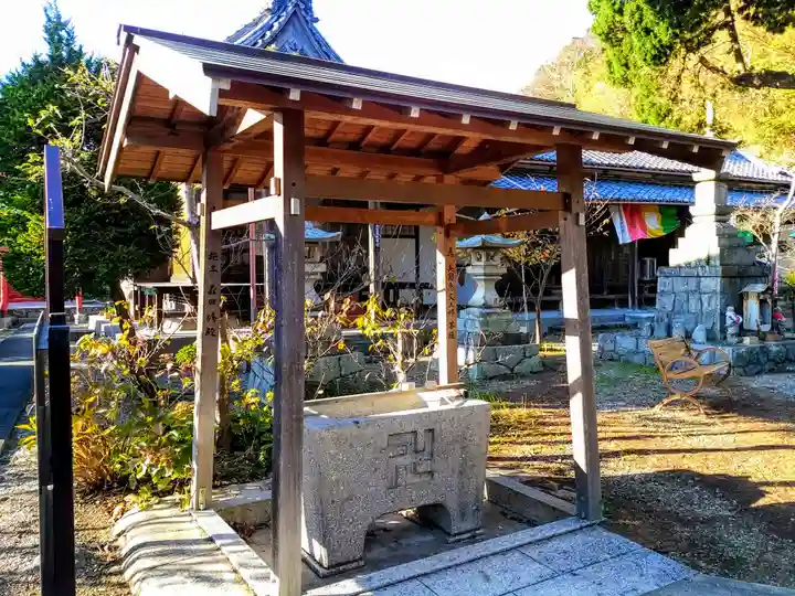 良参寺の手水舎