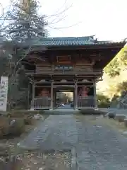 出流山満願寺の山門