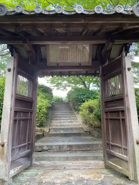 善峯寺の山門・神門